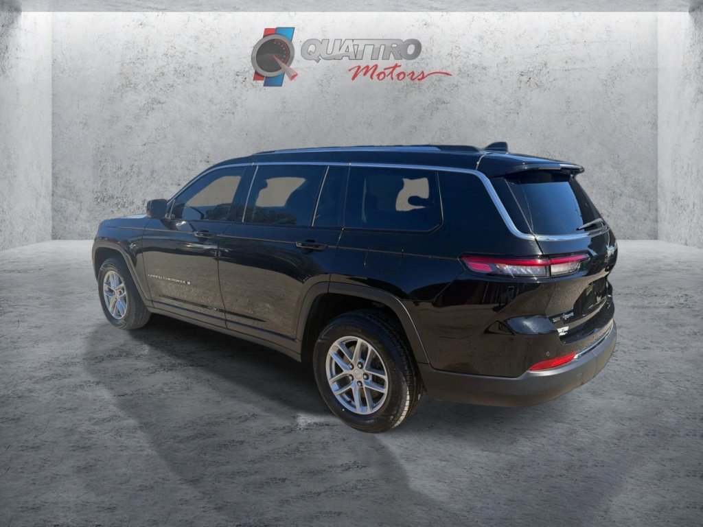 Used 2021 Jeep Grand Cherokee L Laredo w/ Luxury Tech Group I AWD/4WD image 3