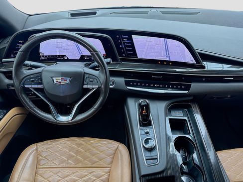 Used 2021 Cadillac Escalade ESV Sport w/ Driver Assist Tech Package AWD/4WD image 15