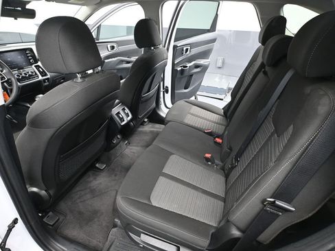 Used 2023 Kia Sorento LX AWD/4WD image 35