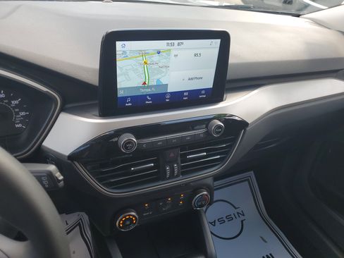 Used 2022 Ford Escape SE w/ SE Sport Appearance Package image 24