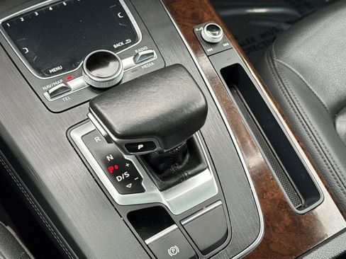 Used 2020 Audi Q5 2.0T Premium Plus w/ Premium Plus Package image 17