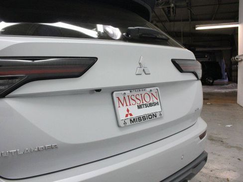 New 2026 Mitsubishi Outlander SEL image 4