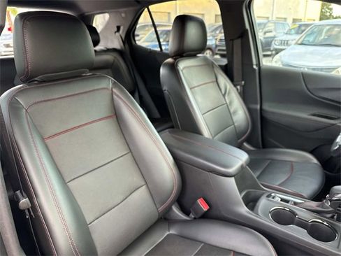 Used 2022 Chevrolet Equinox RS w/ RS Leather Package image 10