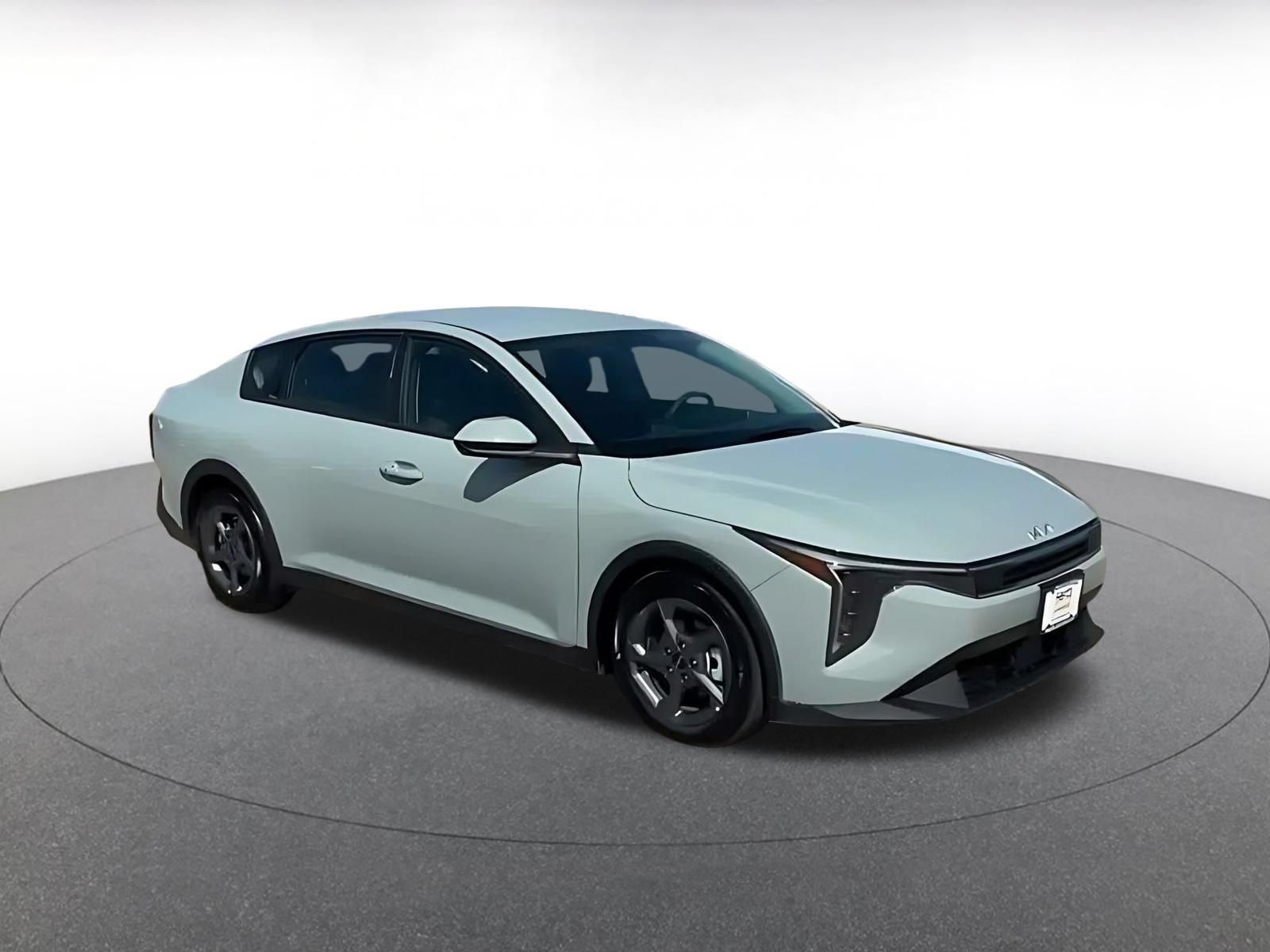 Used 2026 Kia K4 FWD image 2
