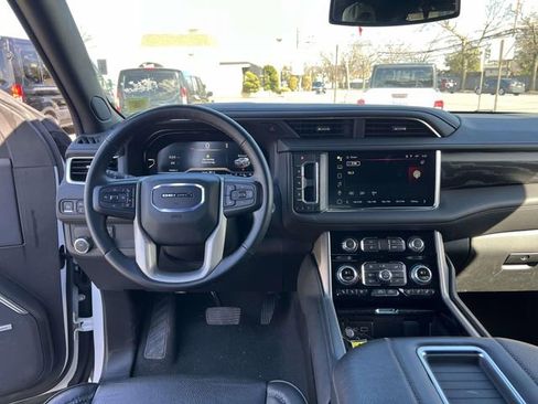 Used 2024 GMC Yukon Denali image 14