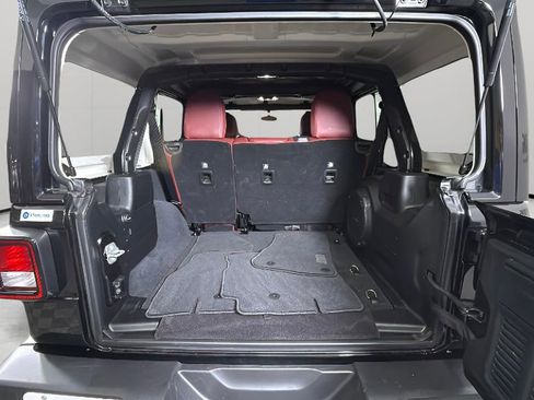 Used 2023 Jeep Wrangler Sahara image 28