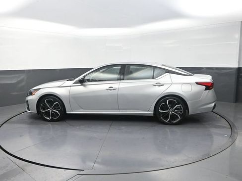 Used 2024 Nissan Altima 2.5 SR FWD image 4