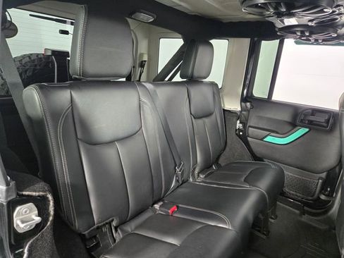 Used 2015 Jeep Wrangler Unlimited Sahara w/ Max Tow Package image 17