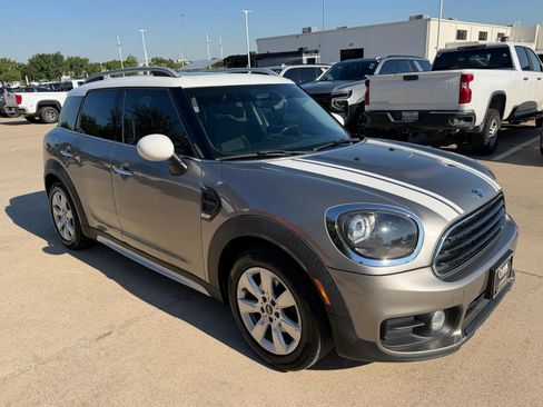 Used 2017 MINI Cooper Countryman FWD image 2