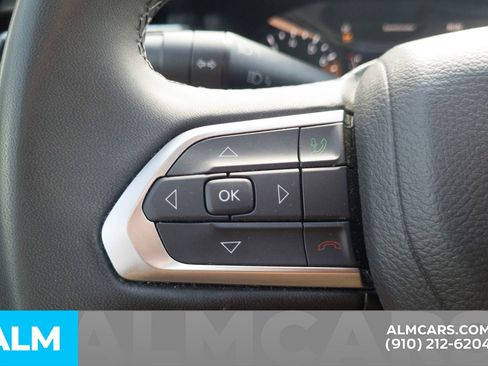 Used 2024 Jeep Compass Latitude image 14