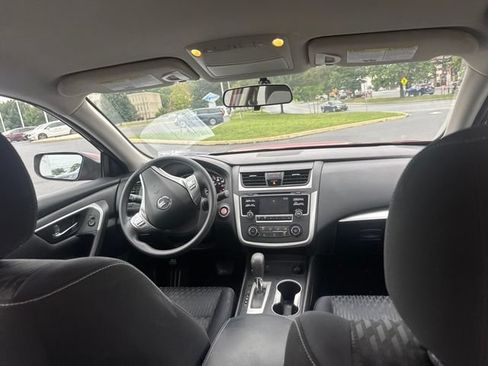 Used 2018 Nissan Altima 2.5 S w/ S Convenience Package FWD image 10