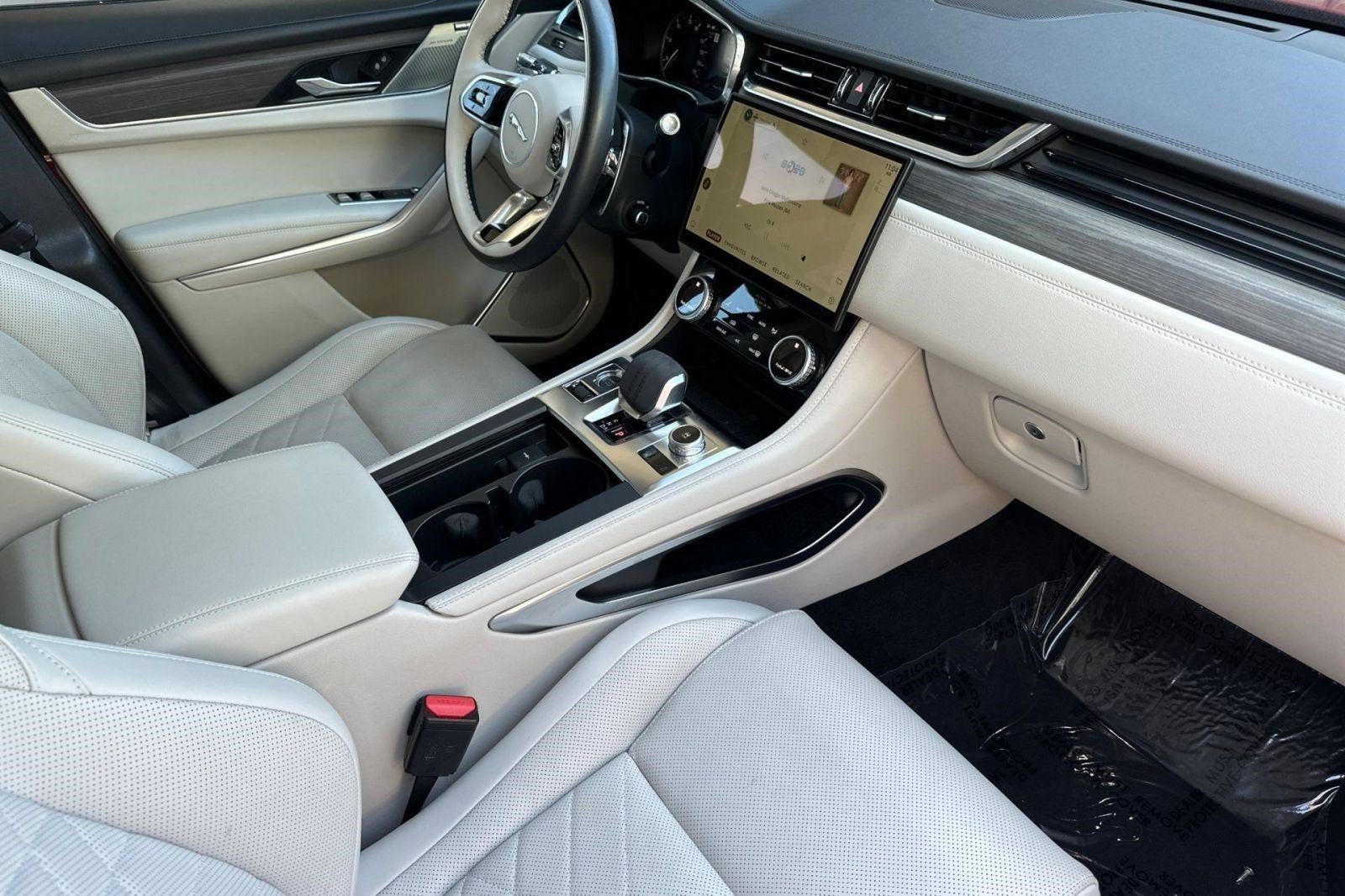 Used 2022 Jaguar F-PACE S AWD/4WD image 35