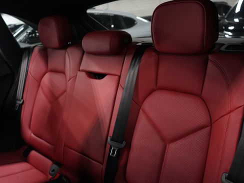 Used 2020 Porsche Macan S AWD/4WD image 18