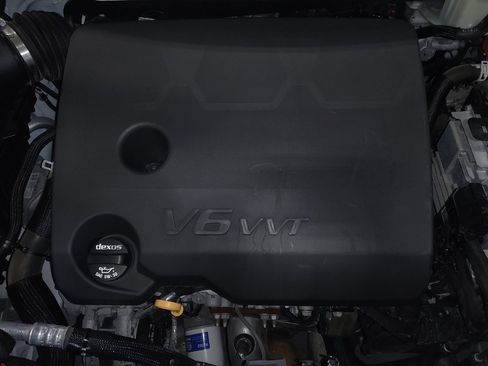 Used 2020 Chevrolet Traverse LS image 30