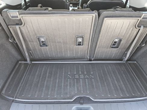 Used 2024 Nissan Pathfinder Platinum AWD/4WD image 25