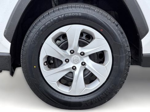 Used 2024 Toyota RAV4 LE image 10