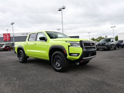 New 2026 Nissan Frontier PRO-4X w/ Pro-4x Convenience Package image 2