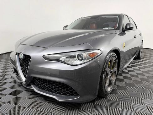 Used 2018 Alfa Romeo Giulia RWD image 3