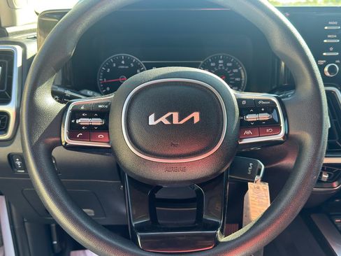 Used 2022 Kia Sorento LX FWD image 21