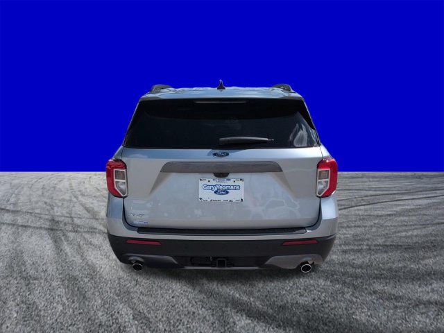 Certified 2024 Ford Explorer XLT w/ Equipment Group 202A RWD image 5