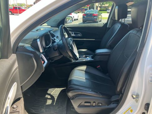 Used 2017 Chevrolet Equinox Premier w/ Enhanced Convenience Package AWD/4WD image 10
