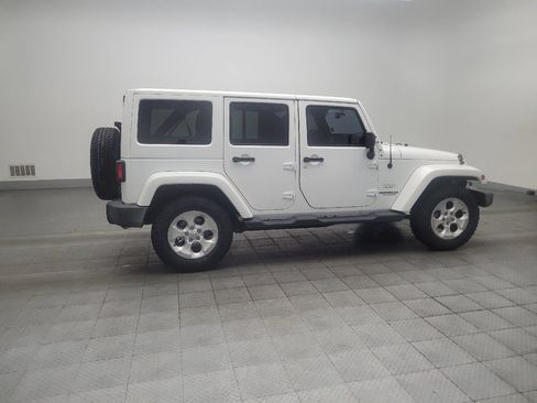 Used 2015 Jeep Wrangler Unlimited Sahara w/ Connectivity Group AWD/4WD image 10