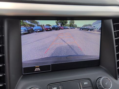 Used 2023 GMC Acadia SLT AWD/4WD image 22