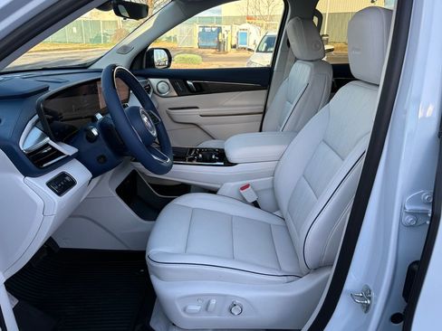 New 2026 Buick Enclave Avenir w/ Super Cruise Package image 10