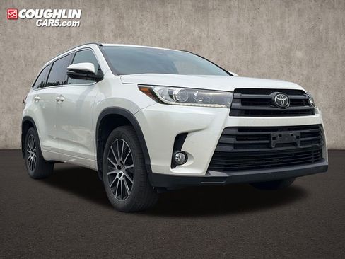 Used 2018 Toyota Highlander SE AWD/4WD image 1