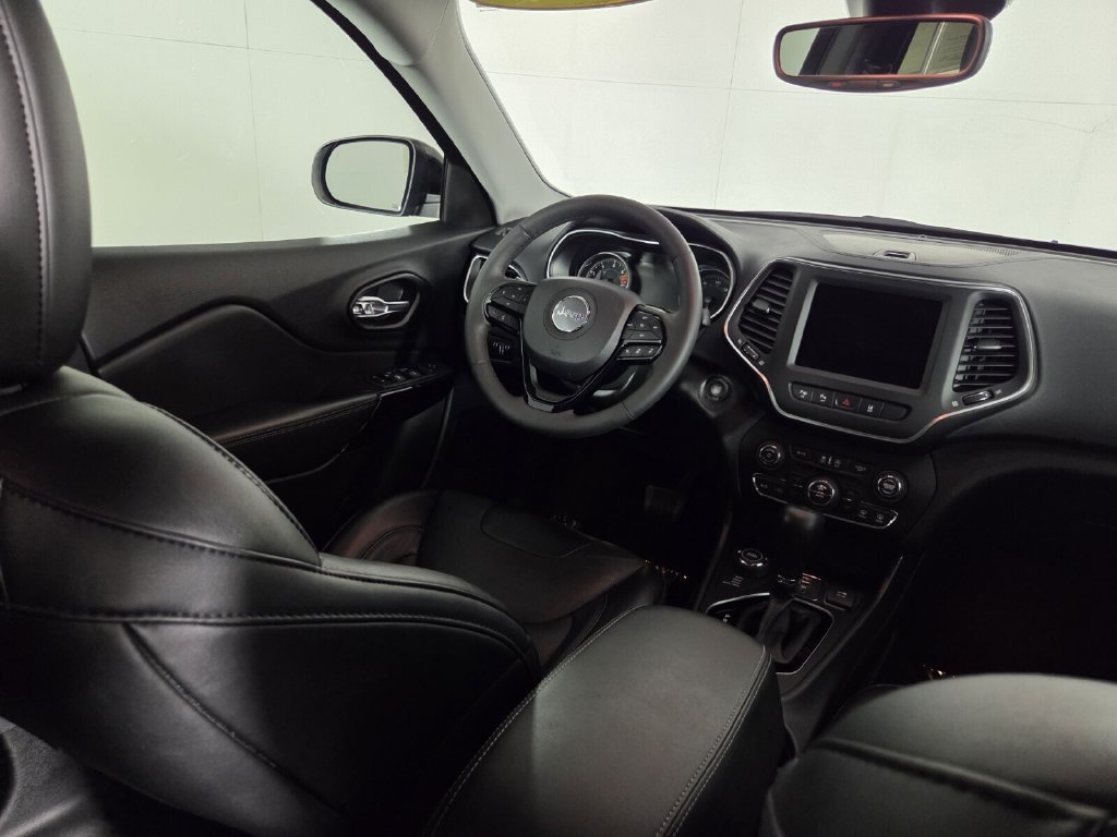Used 2023 Jeep Cherokee Altitude Lux AWD/4WD image 29