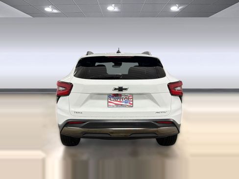 Used 2025 Chevrolet Trax ACTIV FWD image 9