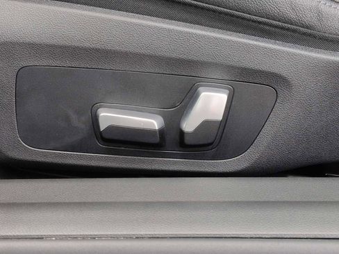 Used 2022 BMW 230i Coupe w/ Premium Package image 18