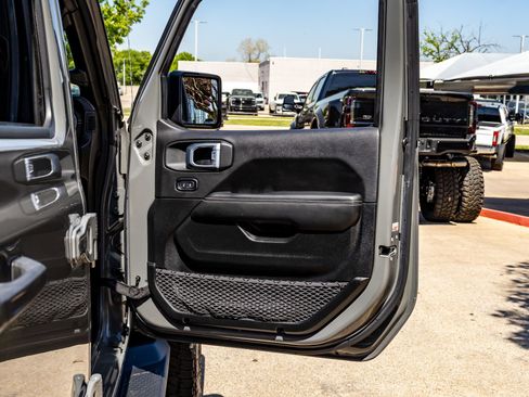 Used 2021 Jeep Gladiator Overland w/ Popular Equipment Package image 35