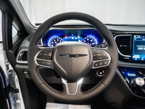 New 2026 Chrysler Pacifica Select image 27