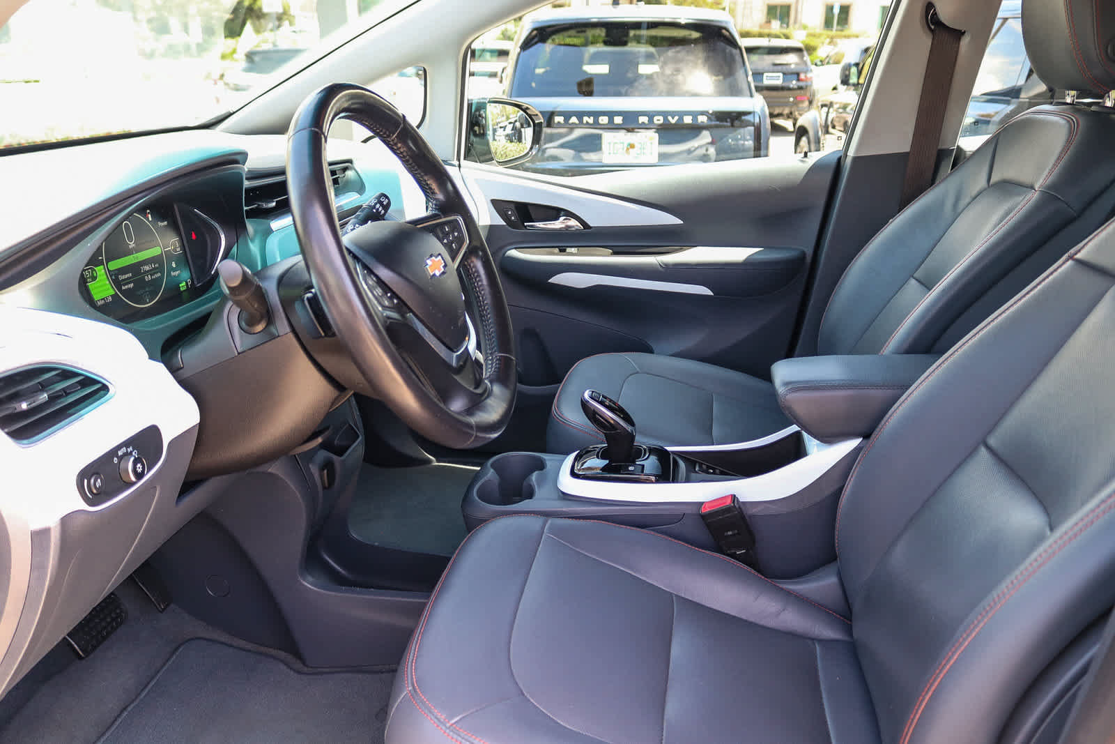 Used 2020 Chevrolet Bolt Premier w/ Infotainment Package FWD image 17
