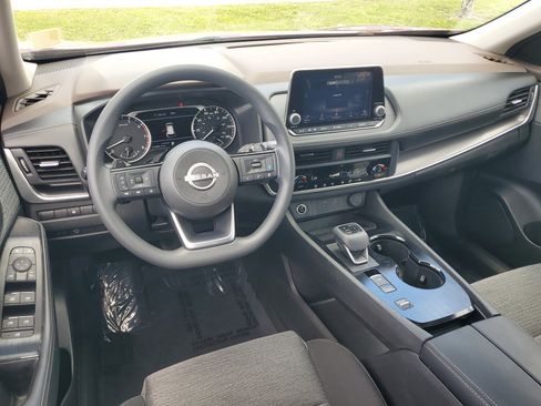 Certified 2023 Nissan Rogue SV image 15