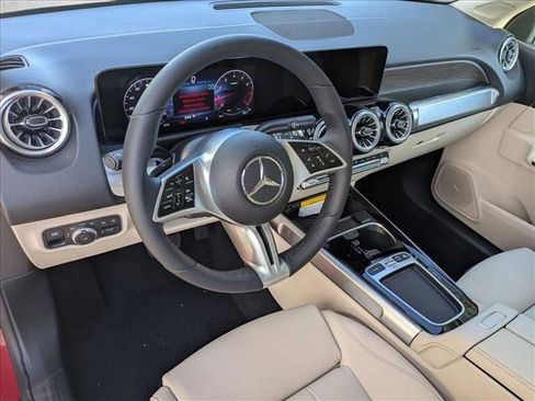 New 2026 Mercedes-Benz GLB 250 image 3