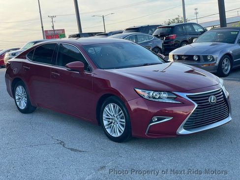 Used 2017 Lexus ES 350 w/ Premium Package FWD image 4