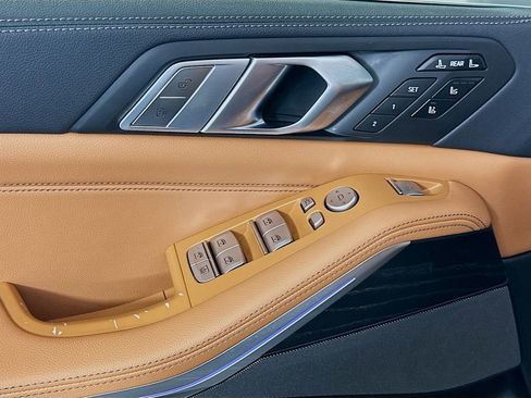 Used 2020 BMW X7 xDrive40i w/ Premium Package image 18