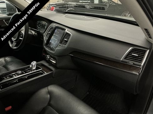 Used 2019 Volvo XC90 T8 Momentum w/ Advanced Package image 11
