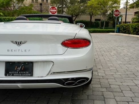 Used 2024 Bentley Continental GT V8 image 26