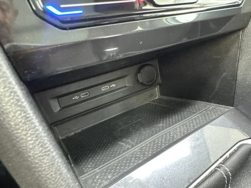 Used 2023 Volkswagen Tiguan SE AWD/4WD image 69