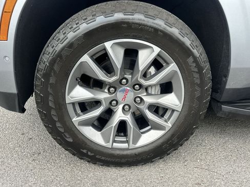 Used 2025 GMC Yukon XL Denali AWD/4WD image 20