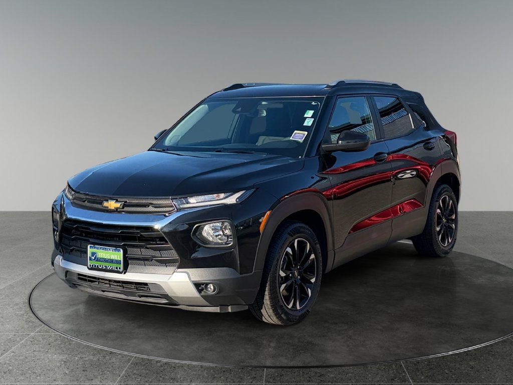 Used 2022 Chevrolet TrailBlazer LT w/ Convenience Package FWD image 4