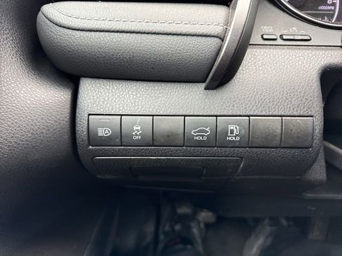 Used 2022 Toyota Camry SE image 20