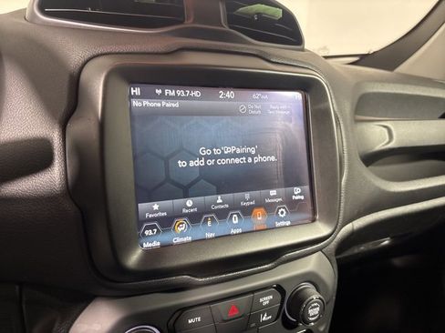 Certified 2023 Jeep Renegade Latitude image 19