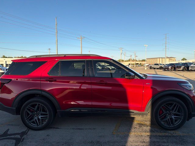 Used 2025 Ford Explorer ST-Line w/ Premium Package AWD/4WD image 4