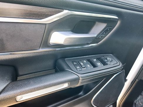 Used 2025 RAM 1500 Laramie image 11