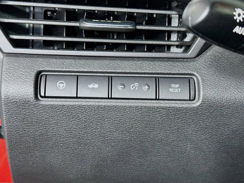 Used 2023 Nissan Altima 2.5 SV w/ SV Premium Package FWD image 10