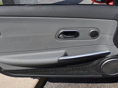 Used 2005 Chrysler Crossfire Limited RWD image 17